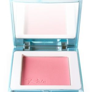 BNIB Rain Cosmetic Glowing Bluh Fantasy